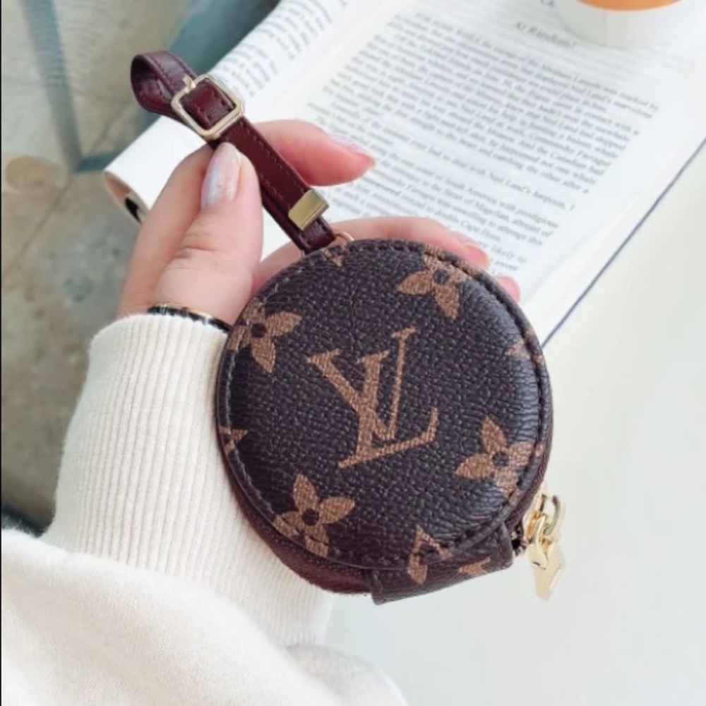 AirPods earphones case